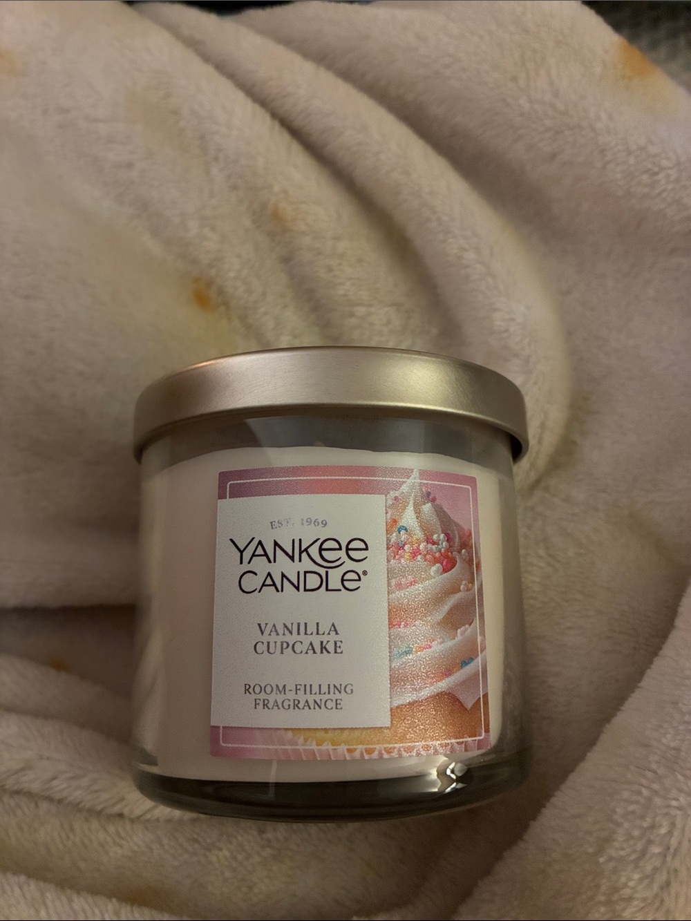Yankee Candle Vanilla Cupcake Jar Candle - Pale Pink